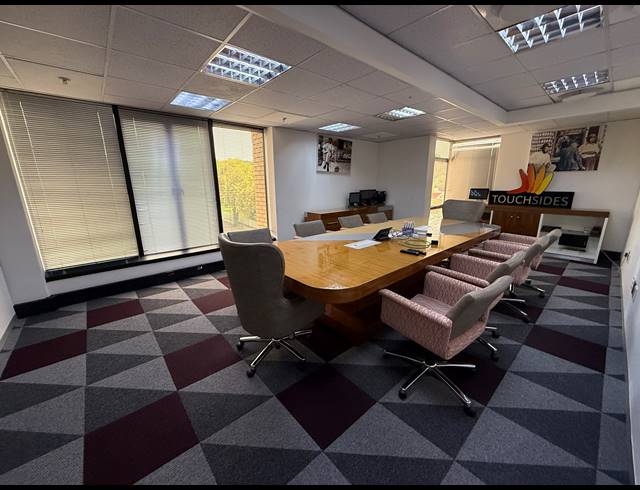 1,878M² OFFICE TO LET IN ROSEBANK